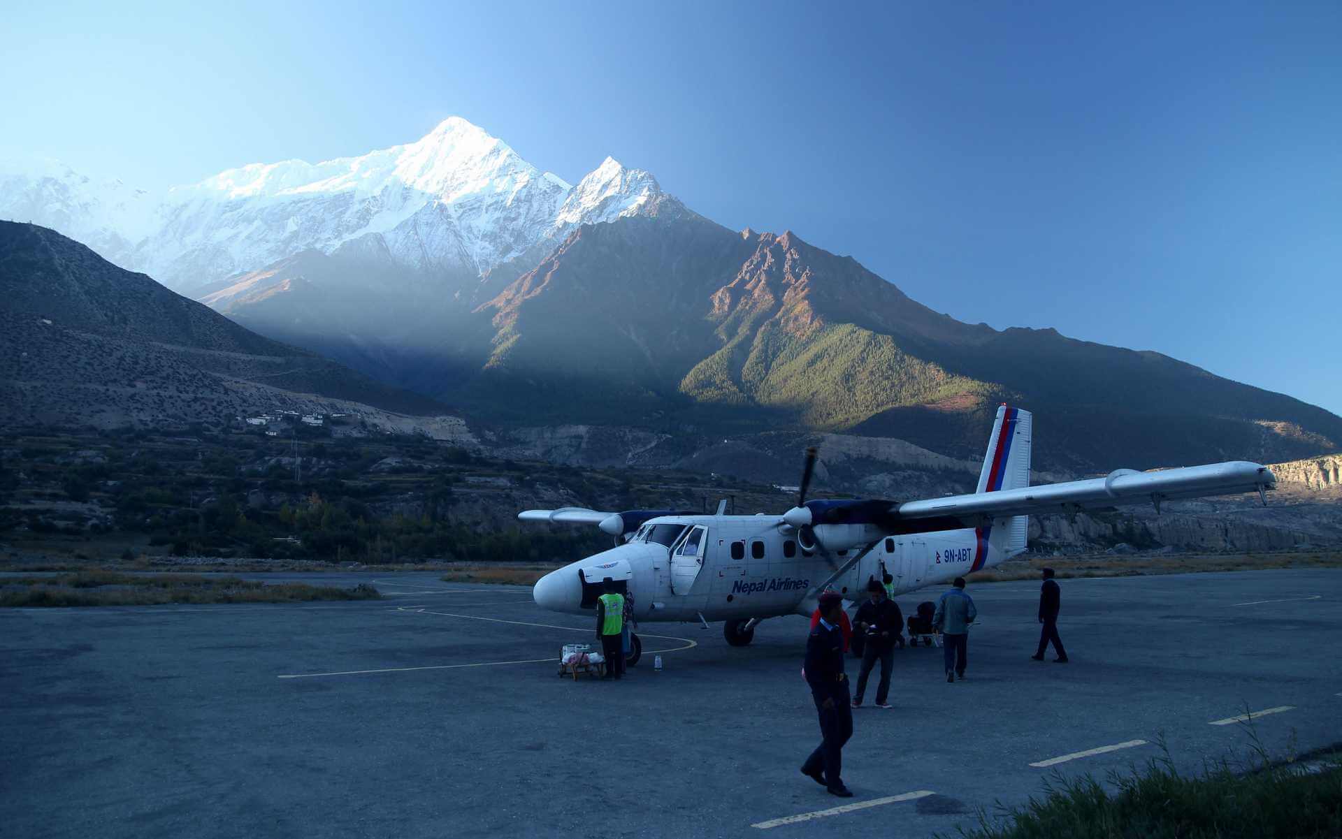 nepal-jomsom-airport